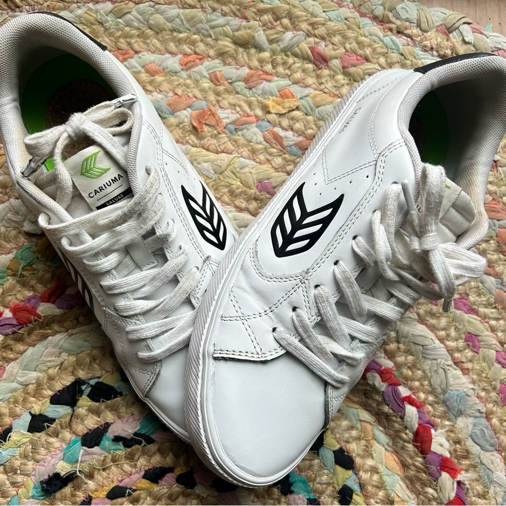 Cariuma Salvas Classic - White Sneakers with Black Accents - Size 10.5 Women’s